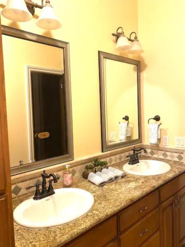 Private Master suite with Sauna and Bathtub photo