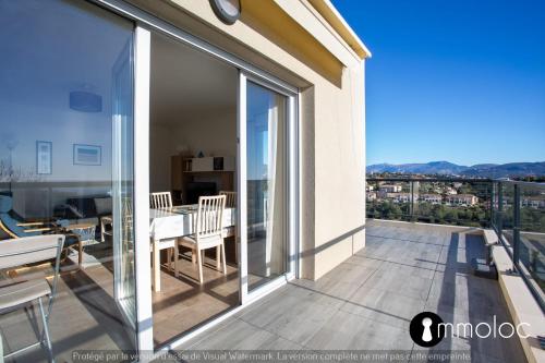 Air-conditioned apartment with pool garage in a luxury residence, Ницца (фото 6)