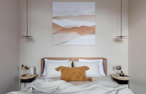 Aesthetic MONE near Auróra cirkáló