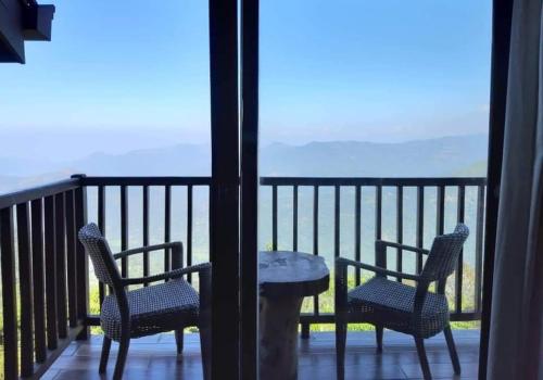 Grand Hill Hotel