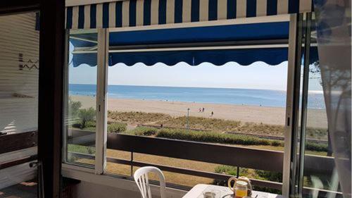 Superbe vue pour ce joli T2 en front de mer -Wifi -Direct Plage-5PC254 - Location saisonnière - Saint-Cyprien