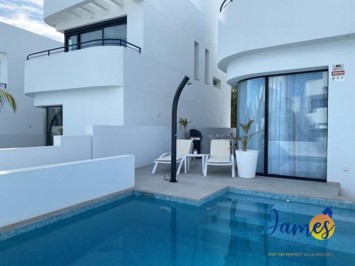  Luxurious Villa Private Pool La Marina Urb LM3 in San Fulgencio