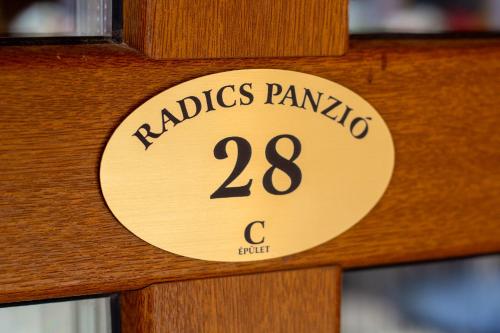 Radics Panzió Étterem és Pihenő Központ