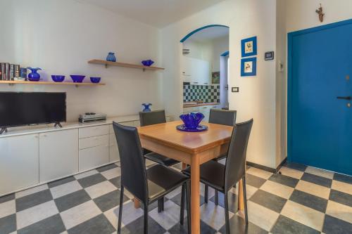 One-Bedroom Apartment image 10