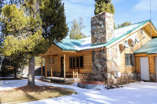 South Fork Cabin in West Yellowstone, USA