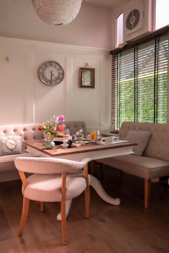 Zenzez Hotel & Lounge - image 5