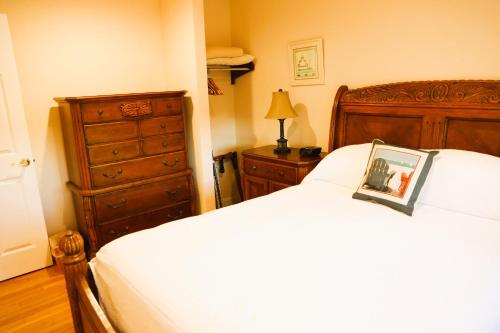 By The Sea Guests Bed & Breakfast and Suites By The Sea Guests Bed & Breakfast and Suites