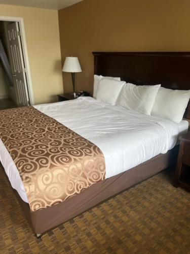 GuestHouse Inn & Suites Montesano - image 12