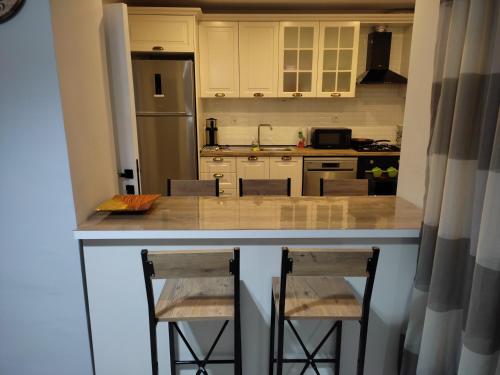 LUX FLAT for 5 PEOPLE with NICE SEAVIEW
