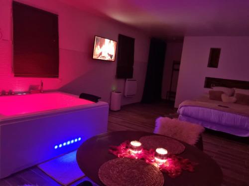 Levasion romantique loft jacuzzi et jardin privatif à 20 minutes de Paris et 10 minutes Stade de France Wifi Netflix