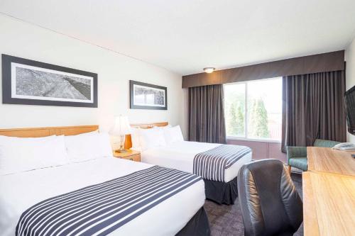 2 double beds