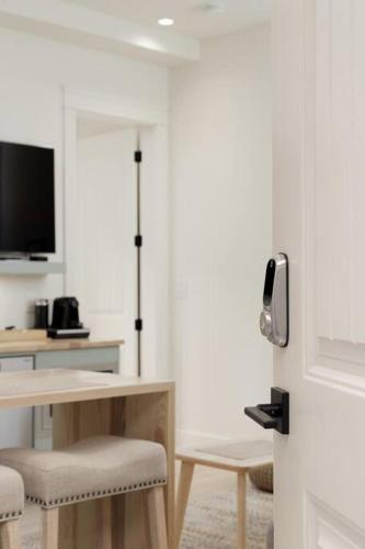 BRAND NEW Cozy Scandinavian Suite