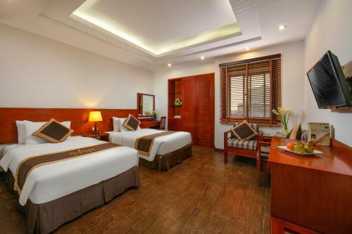 Deluxe Double or Twin