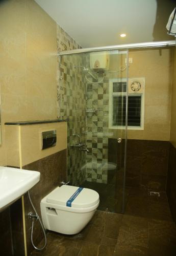 King Room with Balcony image 6