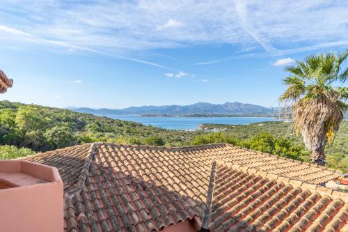  ISS Travel, Panoramic Coda Cavallo Cottages - 10 km from San Teodoro in San Teodoro