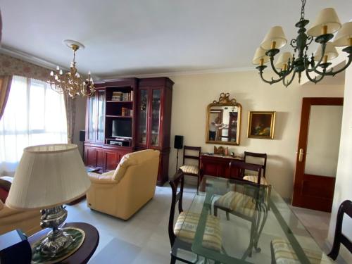  fantástico apartamento con parking avenida de cadiz in Sevilla