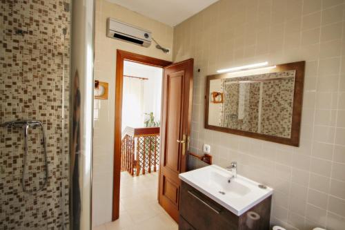 Four-Bedroom House image 2