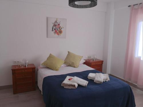 Guestroom, confortable y luminoso piso 5 camas, parking gratis in Ciudad Jardin