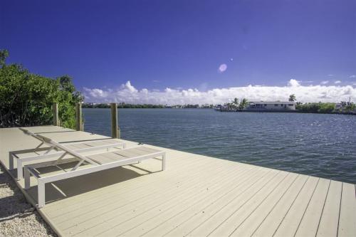 Fins to the Left - 2bed/2bath duplex with dockage - main image