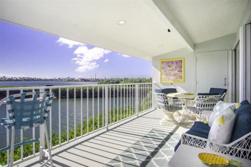 Fins to the Left - 2bed/2bath duplex with dockage - image 8