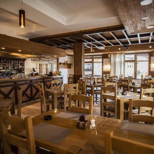 餐厅, Hotel Villa Ugar Vlašić (Hotel Villa Ugar Vlasic) in 希沙瓦