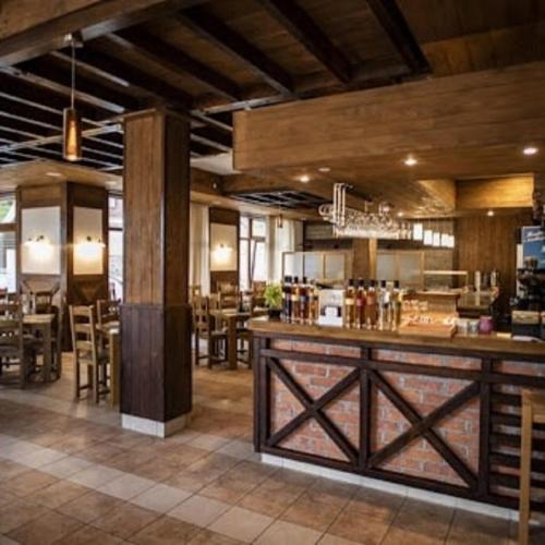 餐厅, Hotel Villa Ugar Vlašić (Hotel Villa Ugar Vlasic) in 希沙瓦