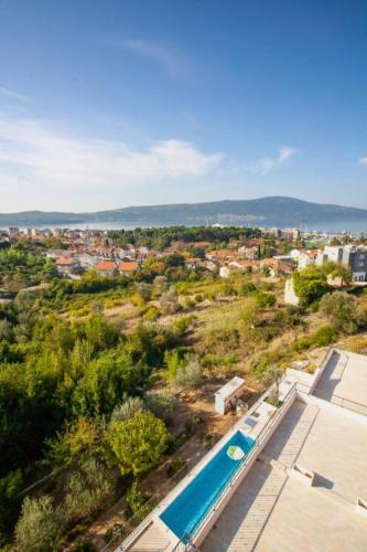 Tivat apartment with pool and amazing sea views