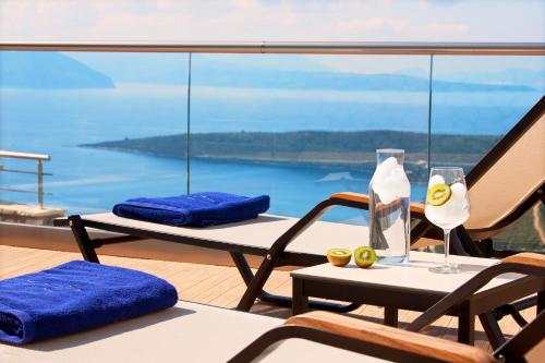 Dream Villa with Private Pool, Ideal for Families gîte à louer Marandokhórion