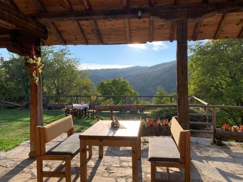 Létesítmények, Family Hotel Byalata Kashta in Kovachevitsa