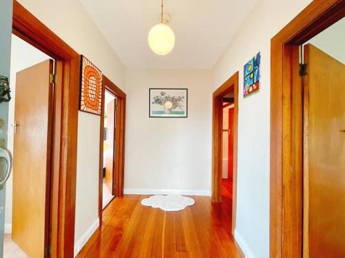 Spectacular Hobart River View Home 5
