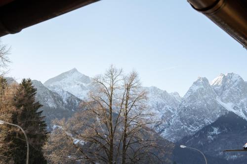 Apartment with Mountain View image 6