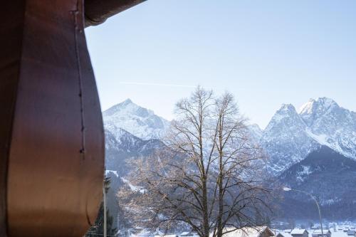 Apartment with Mountain View image 5