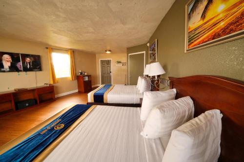 Sandals Inn
