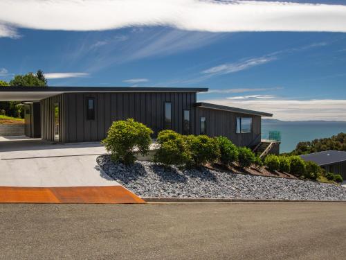 Bay Vista Brilliance - Pohara Holiday Home