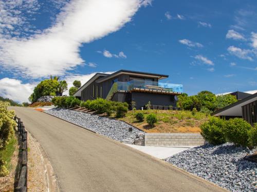 Bay Vista Brilliance - Pohara Holiday Home