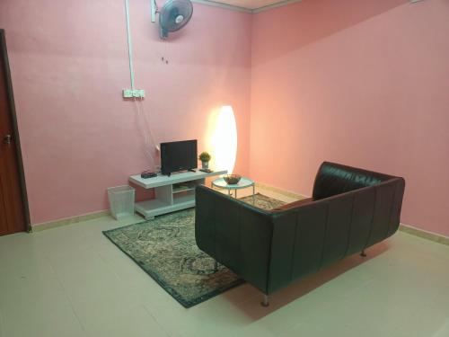 Shared lounge/TV area, Homestay Machang Sentral in Tanah Merah