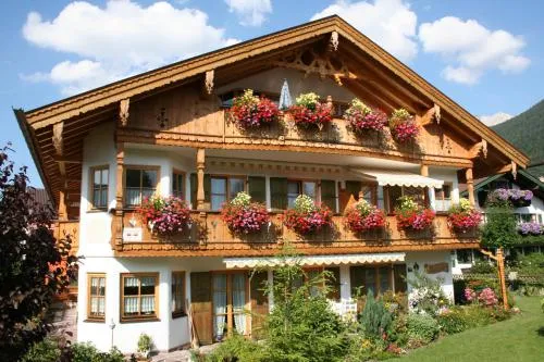 Ferienwohnungen Alpenperle in Mittenwald, Deutschland