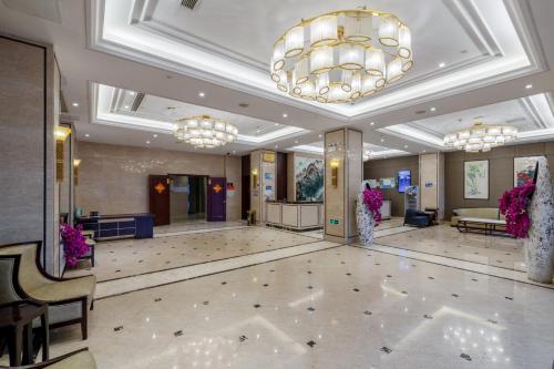 Huzhou Wealth Hotel - 로비