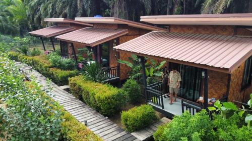 Khao Sok Blue Mountain