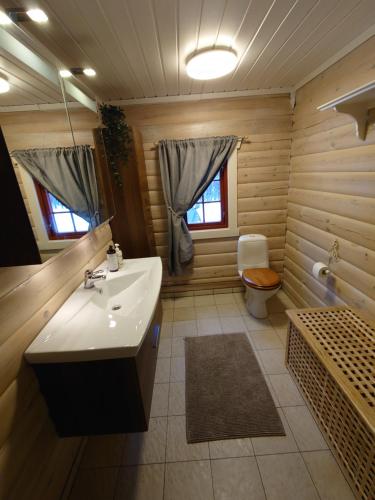 100m lift, 2 min swim - Large family cabin