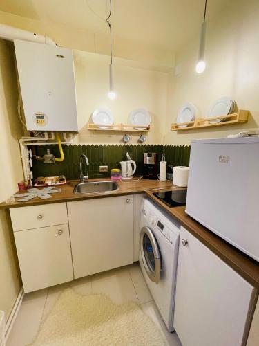 Modern place to Stay-self check-in nonstop 24h-wifi in Lugoj