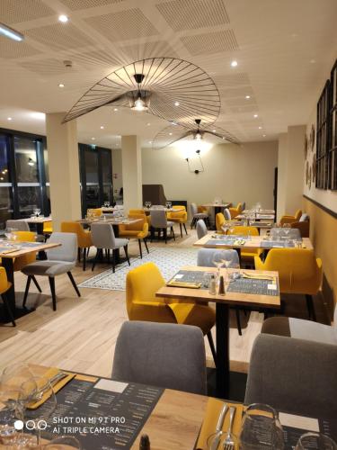 Logis Hotels - Le Bellaroc - Hotel 2 etoiles et Restaurant - 레스토랑