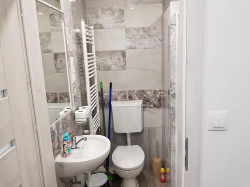 Pompár Belvárosi Apartman - image 10