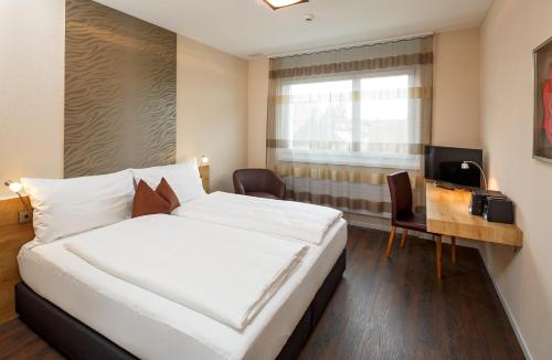 1 queen bed