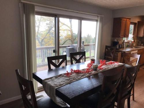 Spectacular Valley View in Wine Country in Newberg