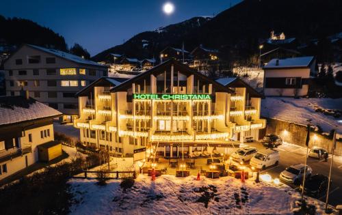 DESIGn und FERIEN HOTEL CHRISTANIA - Hotel - Fiesch