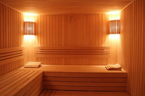 Sauna, West Wood ApartHotel in Knyahynya