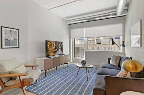 Enticing 1BR/1BA Apt in Belmont