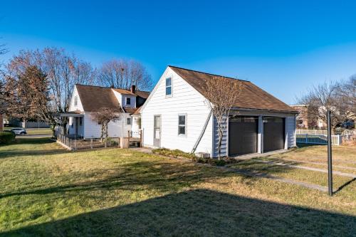 "Sweet Serenity" Stay 10 Minutes from Hershey home "Sweet Serenity" Stay 10 Minutes from Hershey home