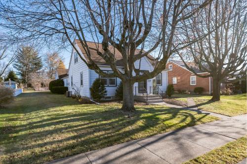 "Sweet Serenity" Stay 10 Minutes from Hershey home "Sweet Serenity" Stay 10 Minutes from Hershey home